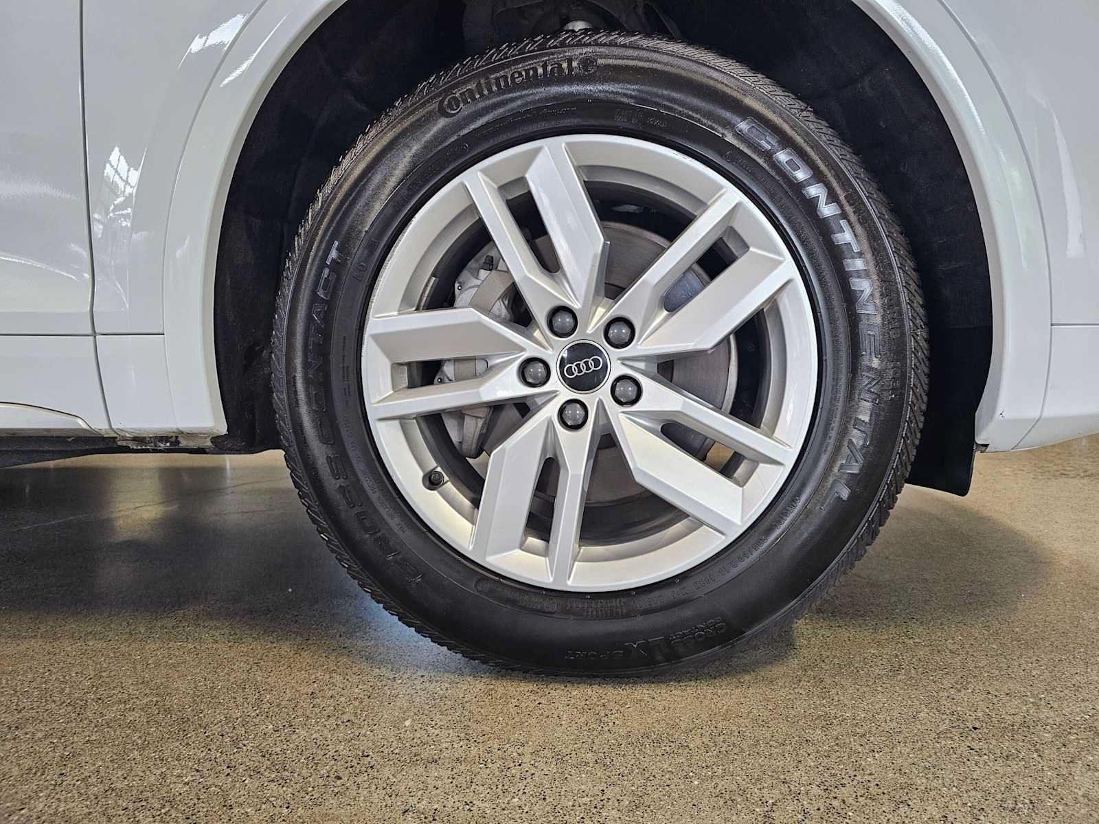 Used 2023 Audi Q5 2.0T Premium w/ Convenience Package AWD/4WD image 9