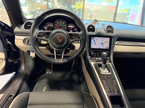 Used 2017 Porsche 718 Cayman S RWD image 19