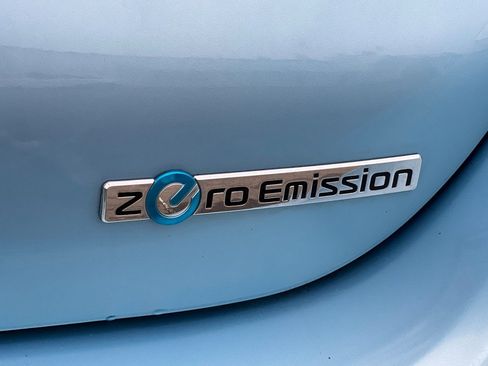 Used 2015 Nissan Leaf S w/ Charge Package image 26