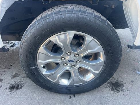 Used 2021 Ford F150 Platinum w/ FX4 Off-Road Package image 9