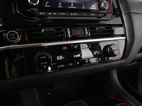 Used 2022 Nissan Pathfinder S FWD image 13