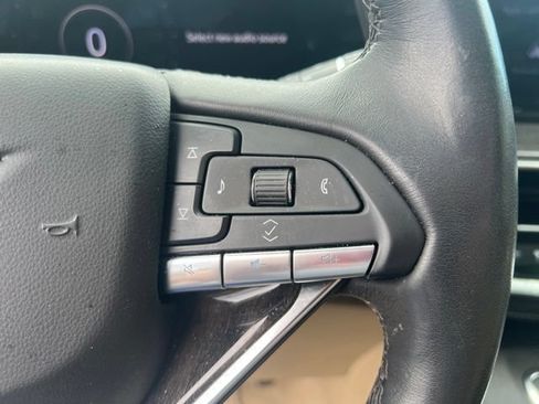 Used 2022 Cadillac Escalade Premium Luxury AWD/4WD image 20