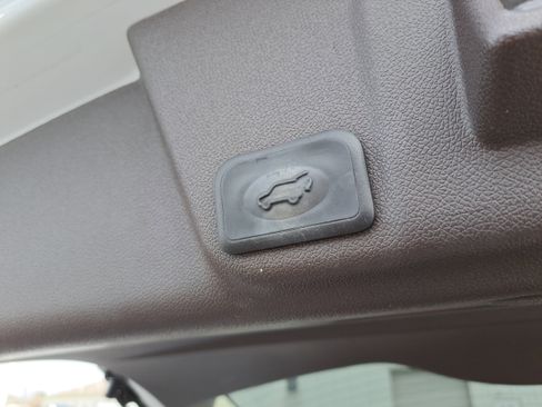 Used 2016 Buick Enclave Premium w/ Experience Buick Package image 8