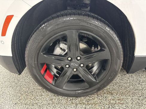 Used 2023 Chevrolet Equinox Premier AWD/4WD image 18