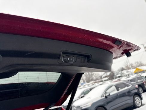 Used 2023 Ford Explorer XLT w/ Equipment Group 202A image 12