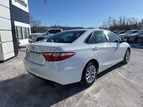 Used 2017 Toyota Camry image 7