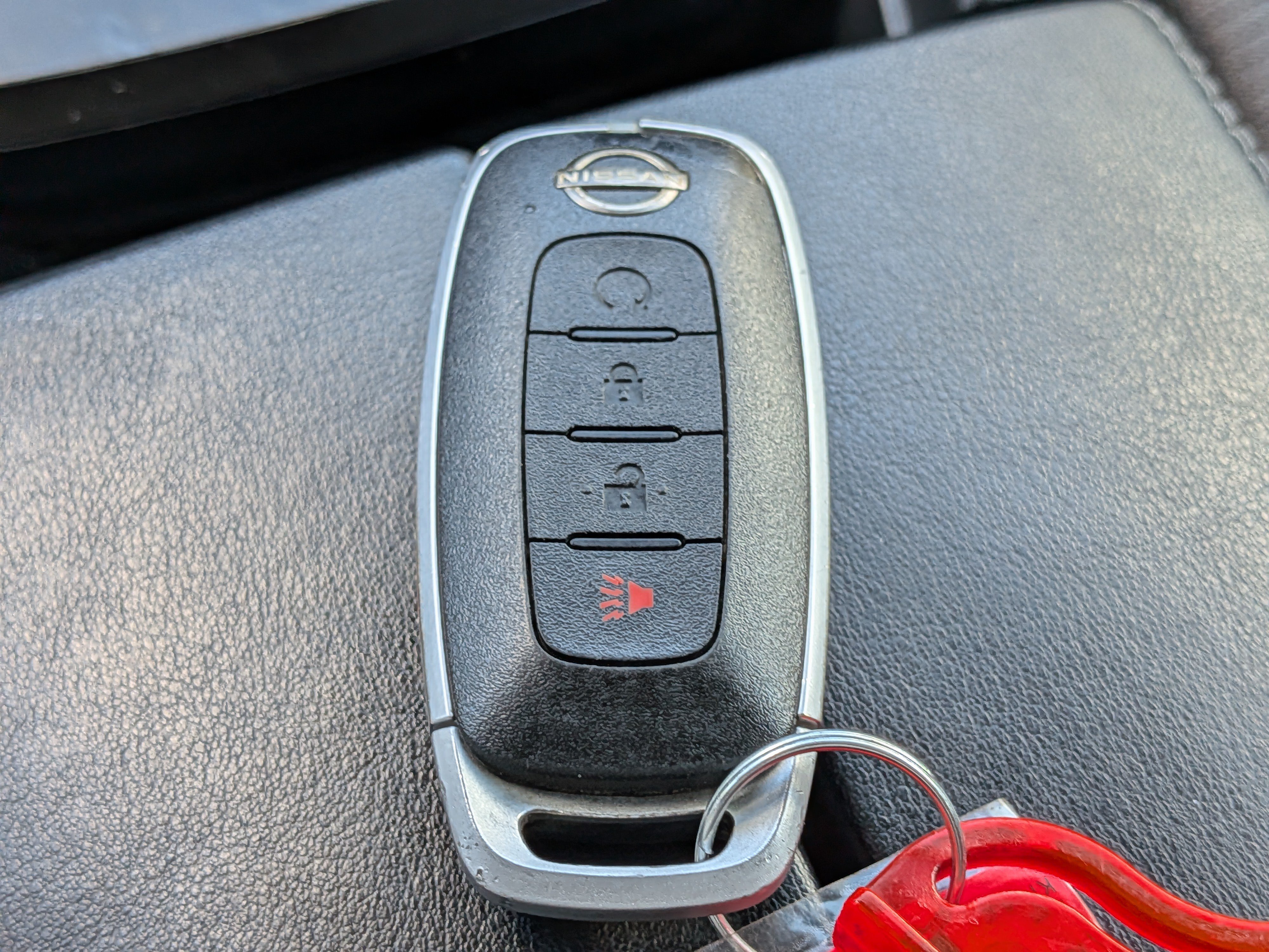 Used 2023 Nissan Rogue SV FWD image 32