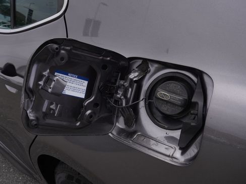 Used 2022 Toyota Camry SE w/ Cold Weather Package FWD image 14
