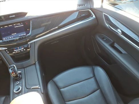Used 2021 Cadillac XT6 Premium Luxury image 19