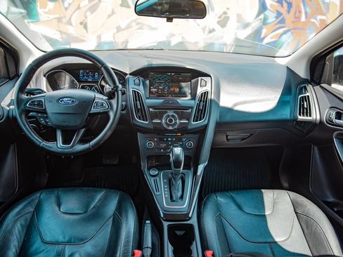 Used 2015 Ford Focus Titanium FWD image 32
