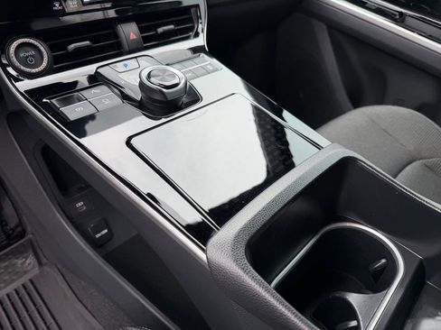 Used 2024 Toyota bZ4X XLE w/ Weather Package FWD image 15