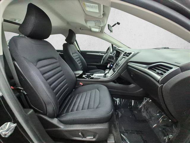 Used 2015 Ford Fusion SE FWD image 23