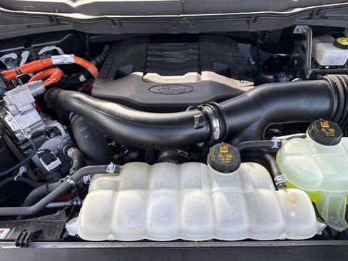 Used 2021 Ford F150 Platinum w/ Equipment Group 701A High image 38