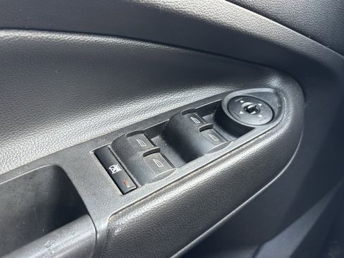 Used 2017 Ford Escape S image 4