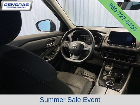 Used 2025 Nissan Rogue SV AWD/4WD image 39