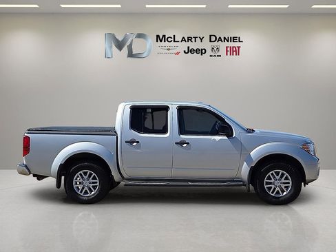 Used 2016 Nissan Frontier SV w/ SV Value Truck Package image 6