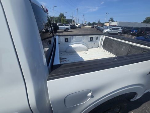 Used 2021 Ford F150 Lariat w/ Equipment Group 502A High AWD/4WD image 9