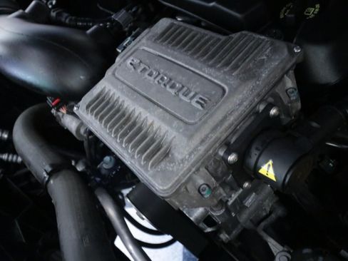Used 2023 RAM 1500 Laramie AWD/4WD image 9