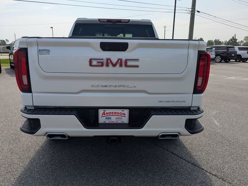 Used 2022 GMC Sierra 1500 Denali w/ Denali Reserve Package AWD/4WD image 7
