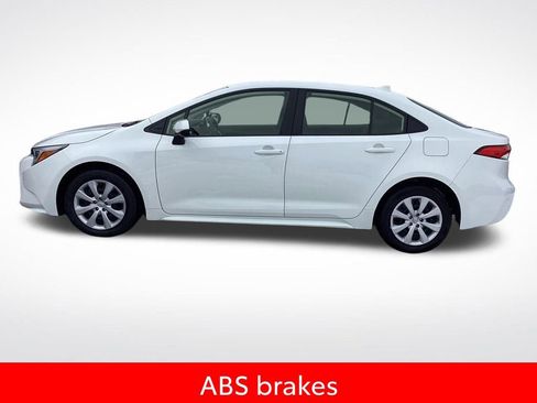 Used 2025 Toyota Corolla LE image 6