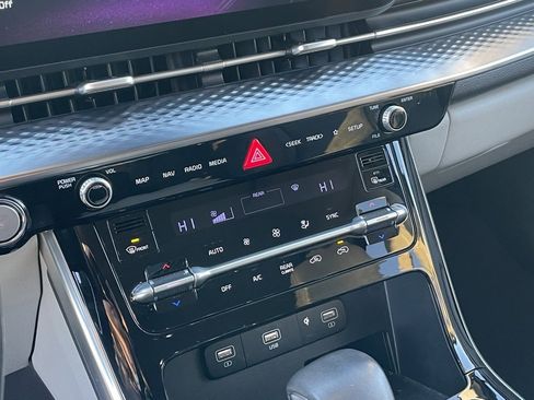 Used 2023 Kia Carnival SX Prestige image 17