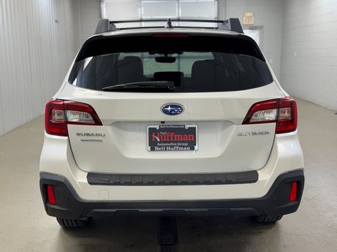Used 2018 Subaru Outback 2.5i Premium image 6