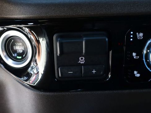 Used 2023 GMC Sierra 1500 SLT w/ SLT Premium Package AWD/4WD image 39