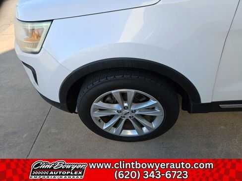 Used 2019 Ford Explorer XLT w/ Equipment Group 202A image 14