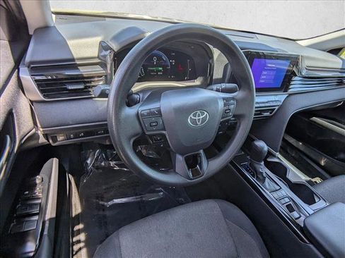 Used 2025 Toyota Camry LE FWD image 10