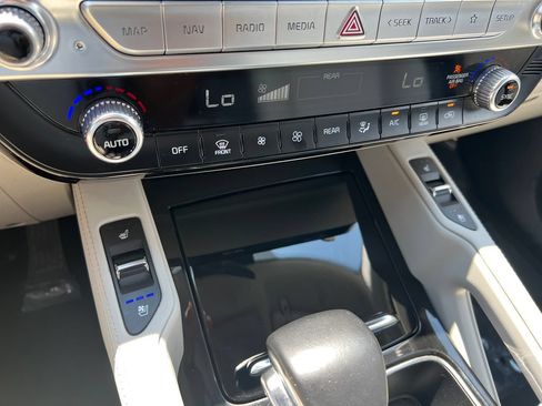 Used 2022 Kia Telluride EX w/ EX Premium Package FWD image 30