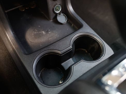 Used 2010 Dodge Journey R/T w/ Navigation & Sound Group I image 39