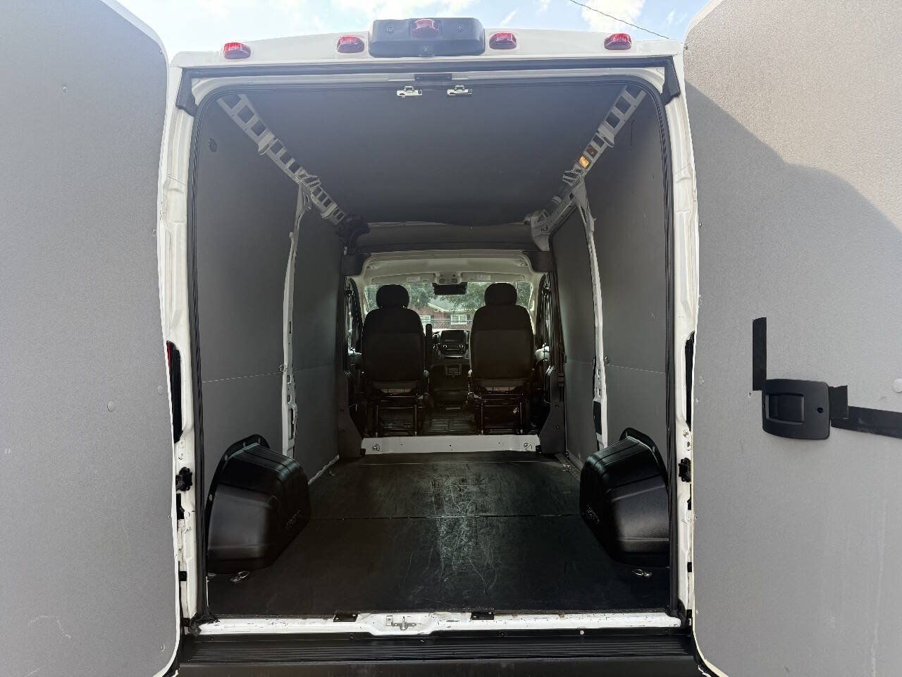 Used 2023 RAM ProMaster 1500 FWD image 2