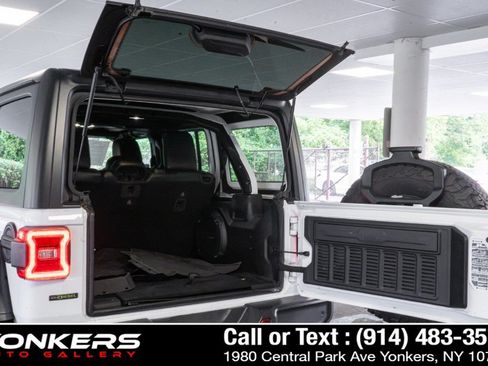 Used 2023 Jeep Wrangler Unlimited Rubicon w/ LED Lighting Group AWD/4WD image 24