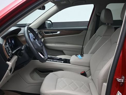 Used 2024 Volkswagen Atlas SE AWD/4WD image 6
