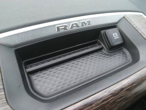 Used 2020 RAM 2500 Laramie image 22