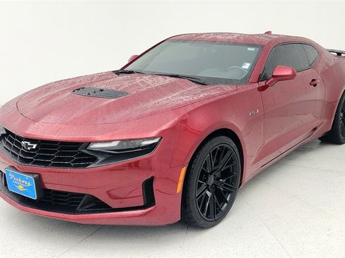 Used 2021 Chevrolet Camaro LT image 1