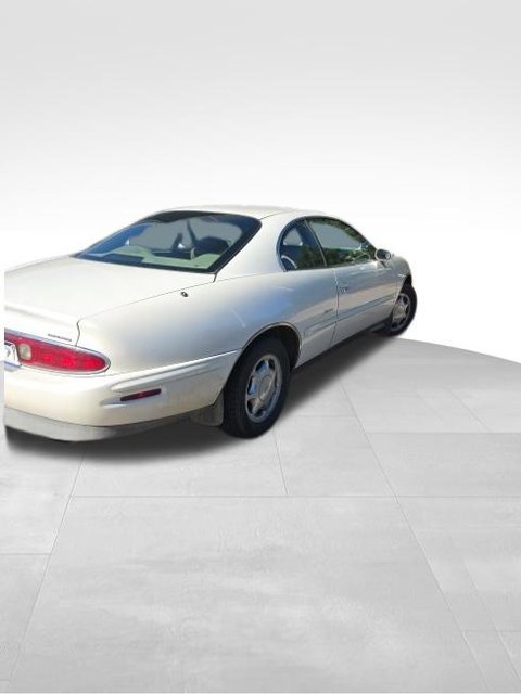 Used 1998 Buick Riviera Supercharged Coupe FWD image 4