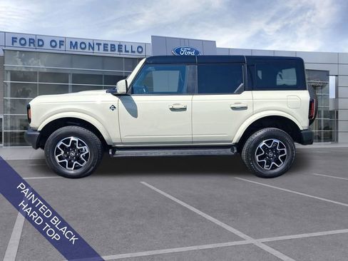 Used 2025 Ford Bronco Outer Banks image 2