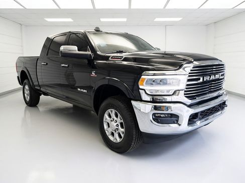 Used 2022 RAM 2500 Laramie AWD/4WD image 3