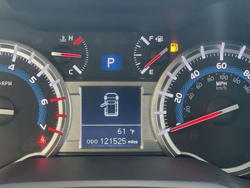 Used 2018 Toyota 4Runner SR5 RWD image 12