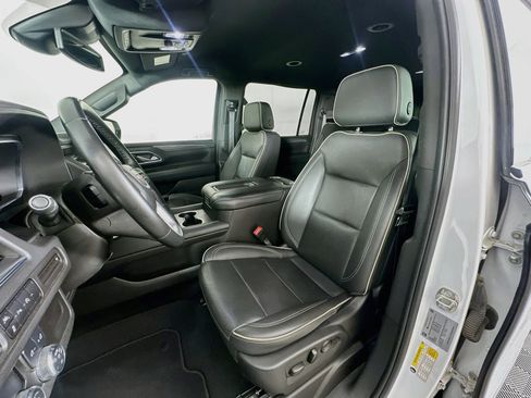 Used 2024 GMC Yukon XL SLT RWD image 13