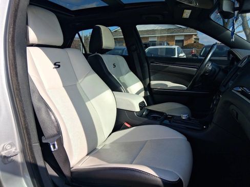 Used 2019 Chrysler 300 S w/ 300S Premium Group 2 image 11