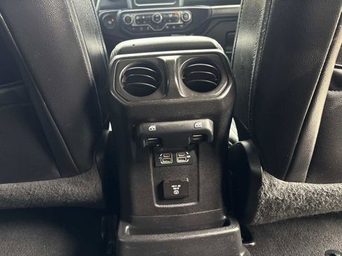 Used 2020 Jeep Wrangler Unlimited Sahara w/ LED Lighting Group AWD/4WD image 16