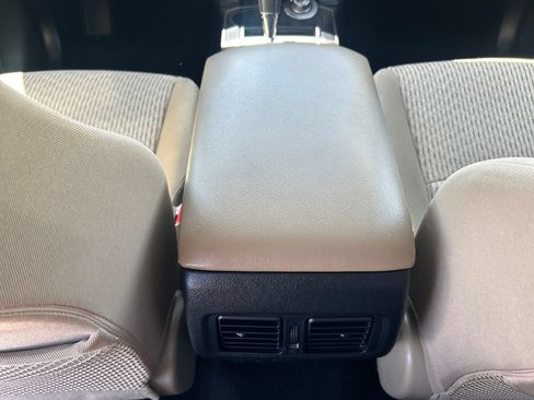 Used 2016 Toyota 4Runner SR5 AWD/4WD image 29