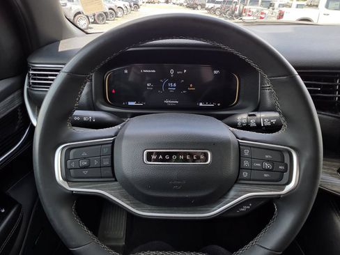 Used 2023 Jeep Wagoneer L Series II AWD/4WD image 34