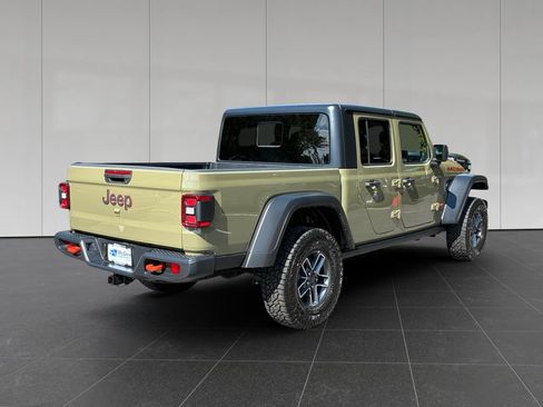 Used 2026 Jeep Gladiator Mojave AWD/4WD image 5