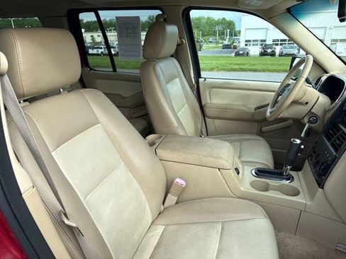 Used 2006 Ford Explorer XLT AWD/4WD image 13