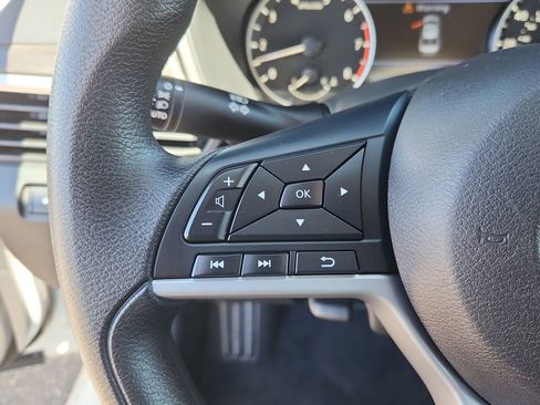 Used 2025 Nissan Altima 2.5 SV FWD image 20