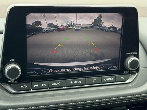 Used 2022 Nissan Rogue SV FWD image 23