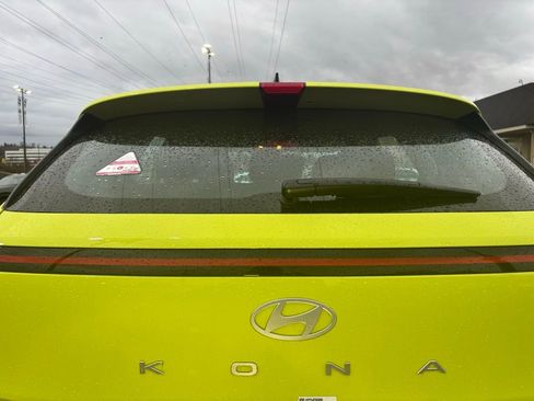 Used 2025 Hyundai Kona SE image 9